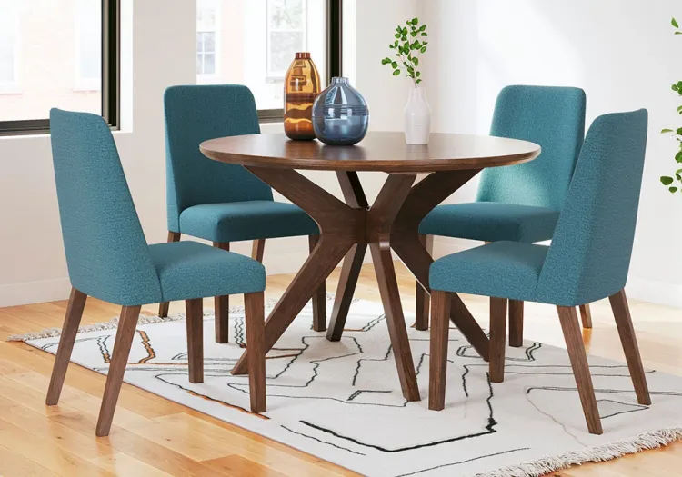 Lyncott Dining Table Set